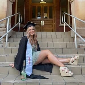 Meet your Posher, Nikki